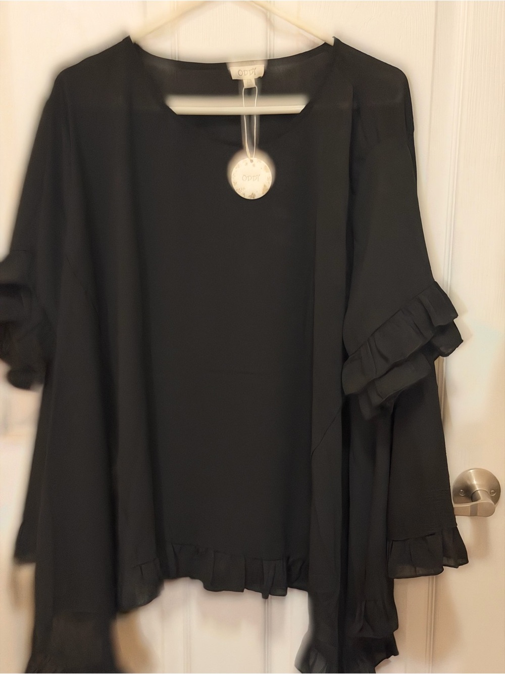 ODDY Black Ruffle-Sleeve Tunic Top